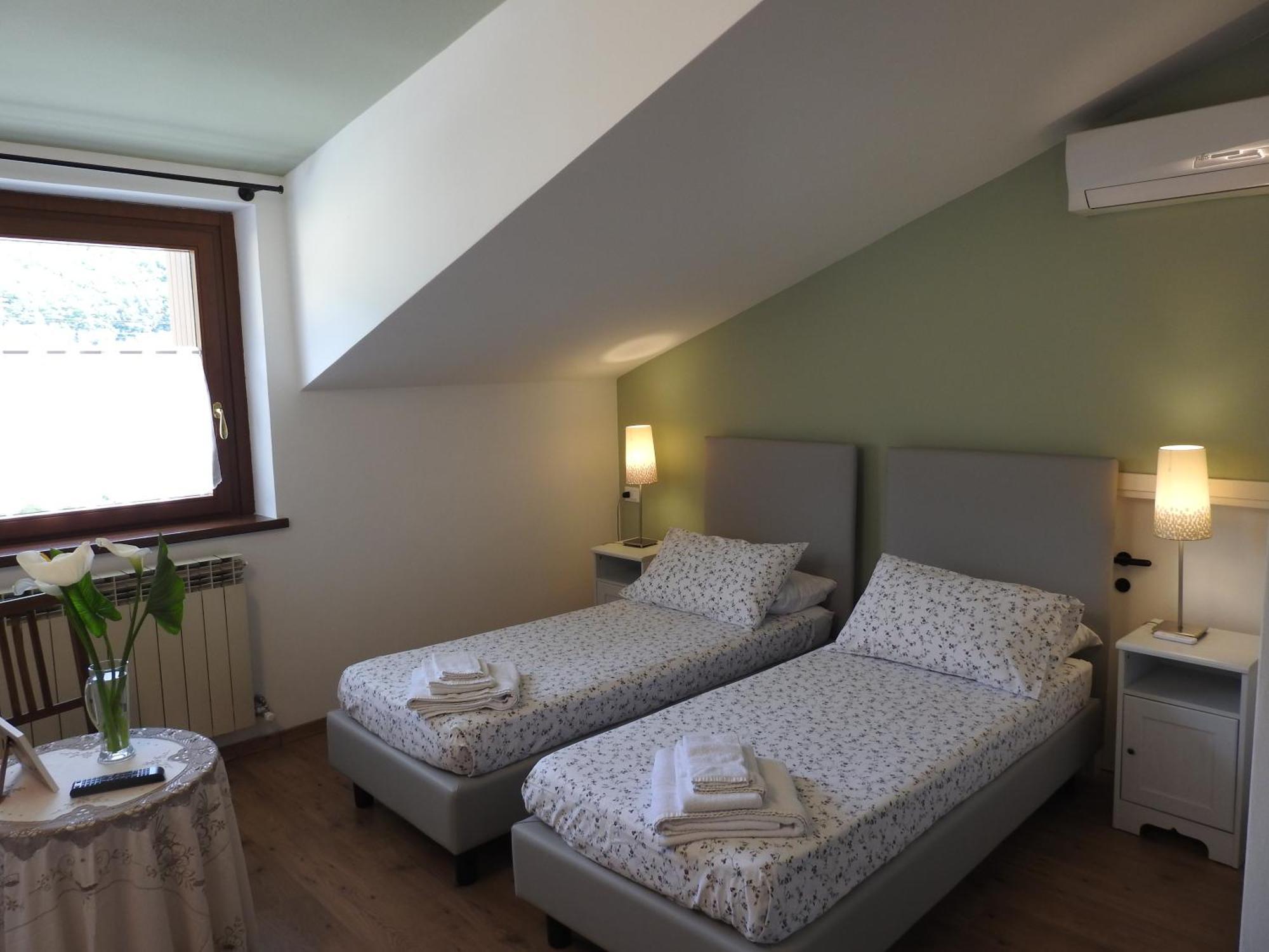Bed and Breakfast La Casa Di Clara à Esine Extérieur photo